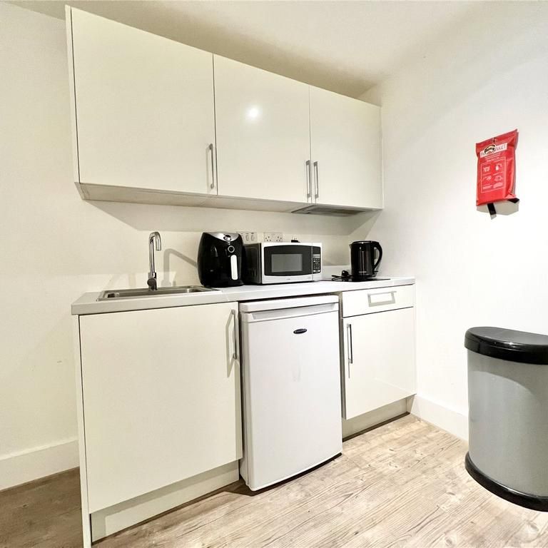 1 bedroom flat to rent - Photo 1
