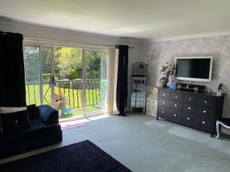 2 bedroom apartment to rent - Photo 2