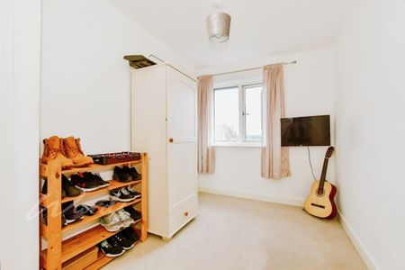 3 bedroom semi-detached house to rent - Photo 4