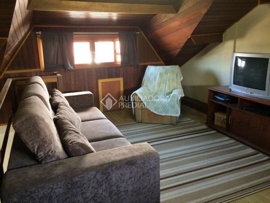 Casa com 2 quartos e 150m² para alugar em Centro, Canela. - Photo 1