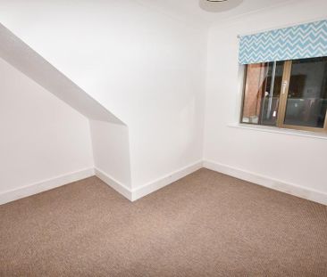 2 bedroom ground floor maisonette to rent - Photo 4