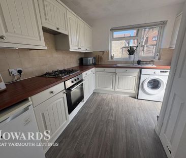 3 bedroom semi-detached house to rent - Photo 1