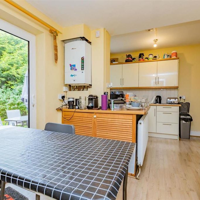4 bedroom house to rent - Photo 1