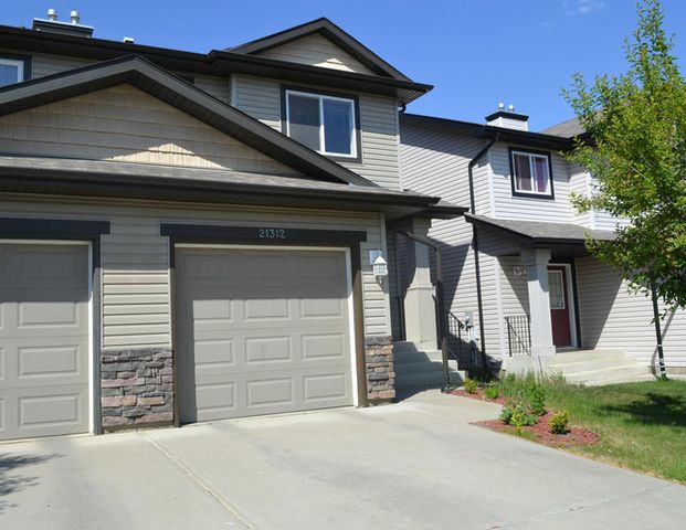 Beautiful 3 Bed 2.5 Bath Duplex!*Sgl Garage*Fenced yard w/Deck* | 21312 48th Ave NW, Edmonton - Photo 1