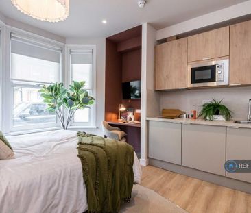 1 bedroom in a house share to rent - Photo 6