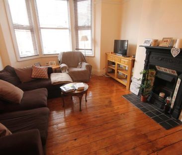 4 bedroom flat to rent - Photo 1