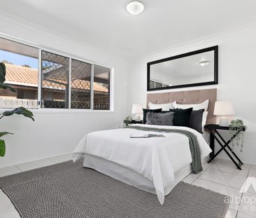 Modern and Low-maintenance Home - Photo 3