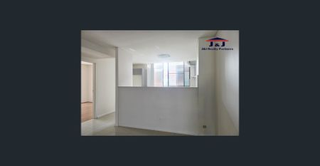 Spacious 3Bedroom apartment in convenience Location. - Photo 4