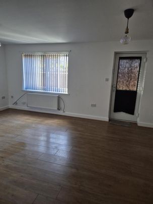 3 bedroom townhouse to rent - Photo 1