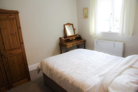 5 bedroom semi-detached house to rent - Photo 4