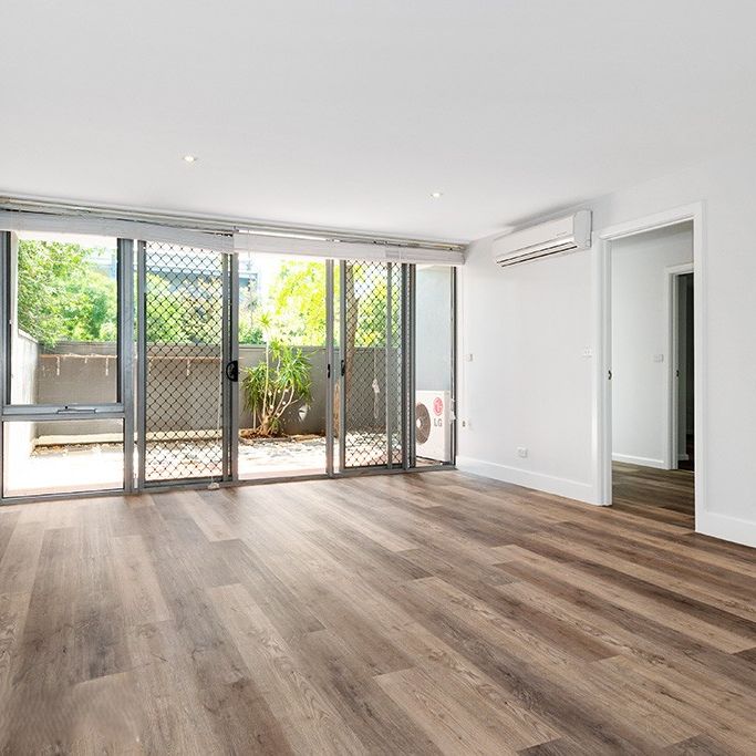 Spacious and Full of Surprises - 2 Bedroom Ground Floor Apartment... - Photo 1