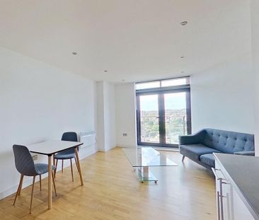 2 bedroom flat to rent - Photo 2