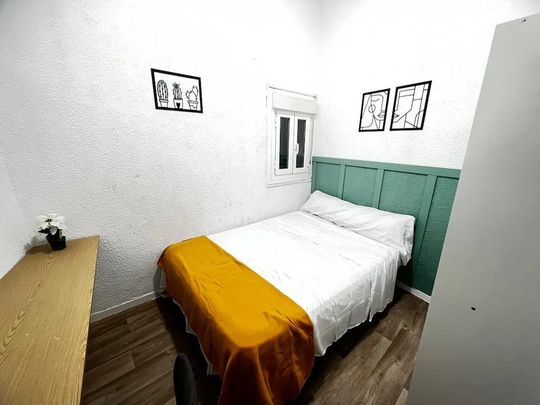 Calle de Salitre, Madrid, Community of Madrid 28012 - Photo 1