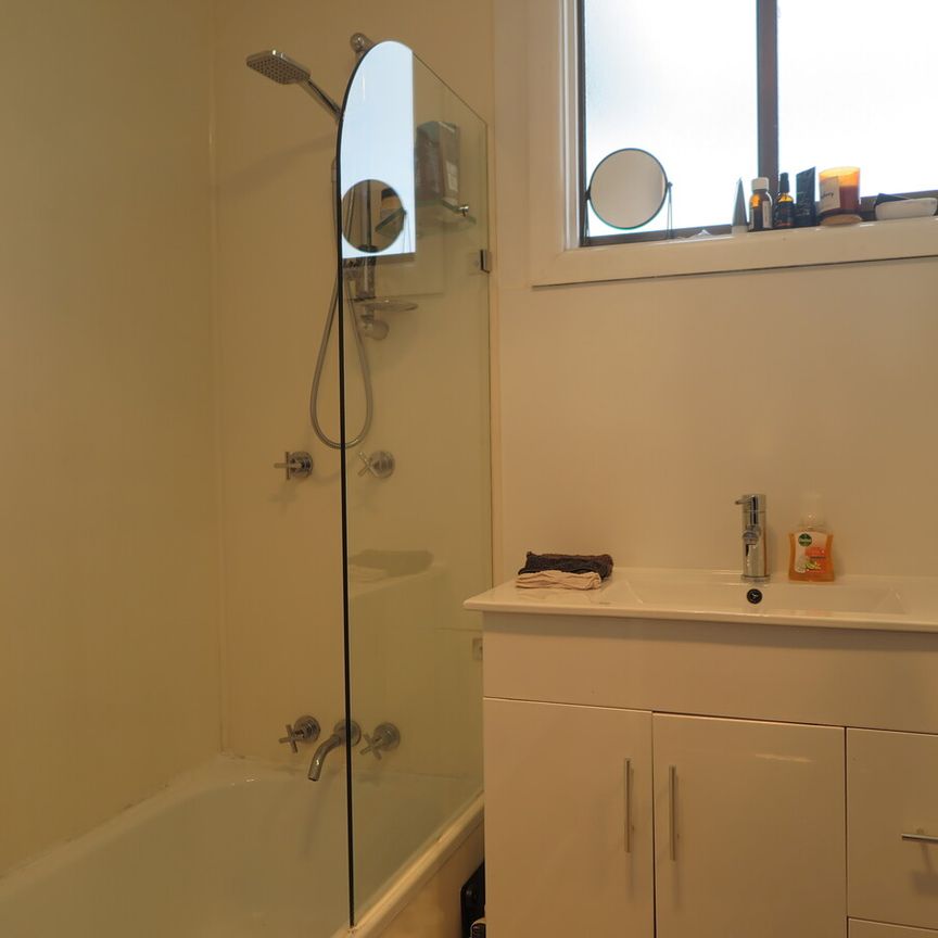 389 Cambridge Road Mornington TAS 7018 Australia - Photo 1