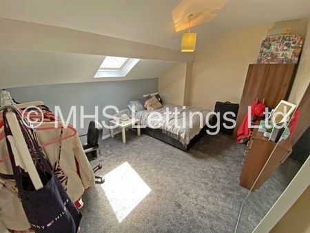 4 Bedroom Mid Terraced House for rent in Ashville Avenue - Photo 4
