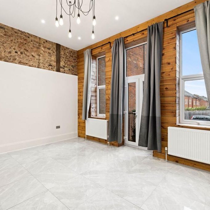 2 bedroom ground floor flat to rent - Photo 1