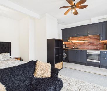 Studio to rent - Photo 6