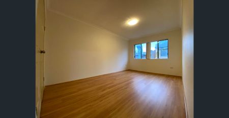 Renovated 3 bedrooms, double storeys apartment - Photo 4