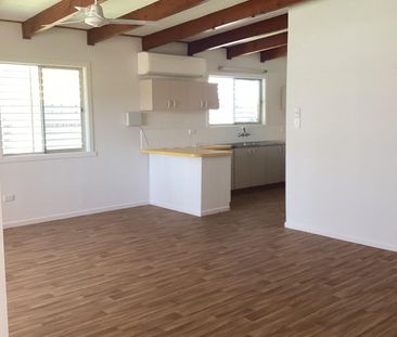 Easy Coastal Living in the Heart of Torquay - Photo 4