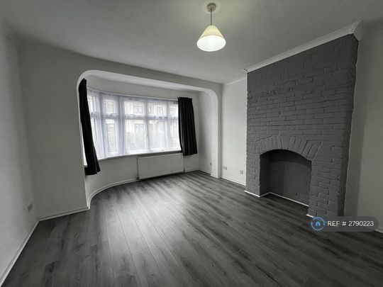 4 bedroom terraced house to rent - Photo 1