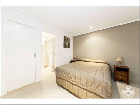 Modern 2 Bedroom, 2 Bathroom Unit in River Park Central - Photo 3