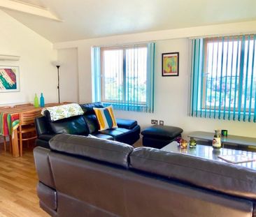 3 bedroom penthouse to rent - Photo 2