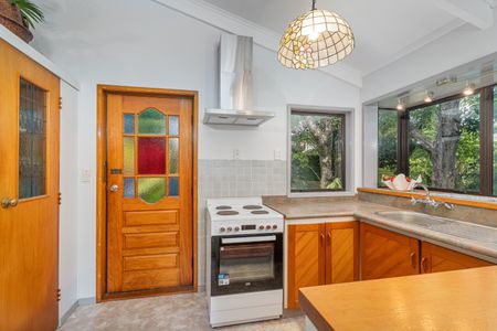 Private But Central - Photo 5