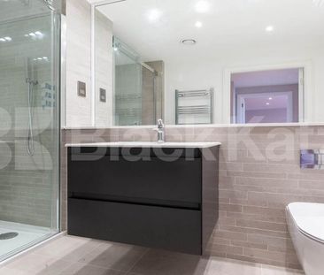 2 Bedroom, 2 bath, 1 reception Apartment - Photo 2