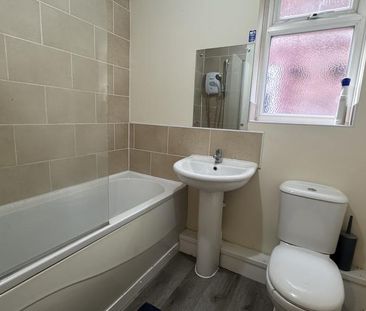 House share to rent - Photo 2