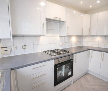 2 bedroom end of terrace house to rent - Photo 4