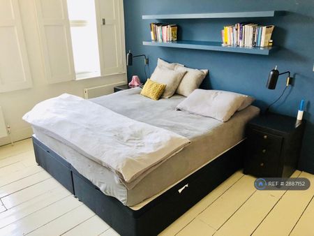 6 bedroom terraced house to rent - Photo 4