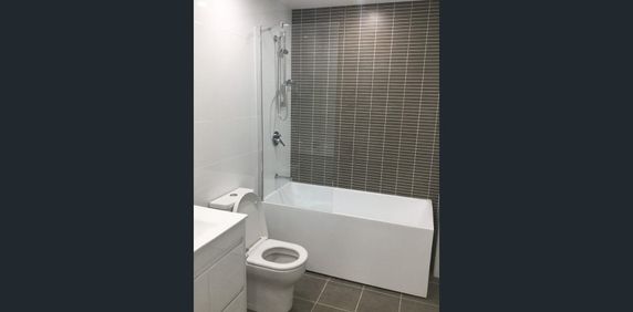 1 bedroom plus Study Apartment For lease! - Photo 2