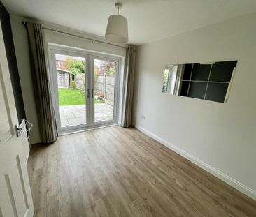 4 bedroom detached house to rent - Photo 2