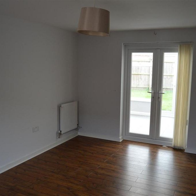 3 bedroom semi-detached house to rent - Photo 1