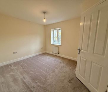 4 bedroom terraced house to rent - Photo 3