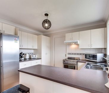 Neat 2 Bedroom Villa - Photo 4