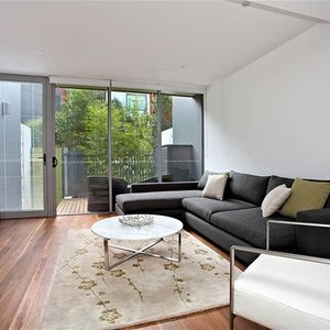 Large 4 bedroom Terrace Apartment - Photo 3