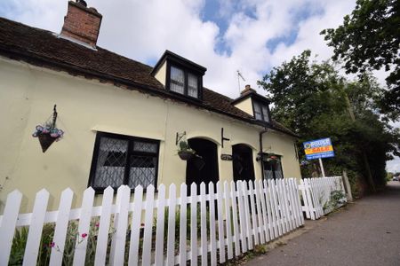 2 bedroom semi-detached house to rent - Photo 5