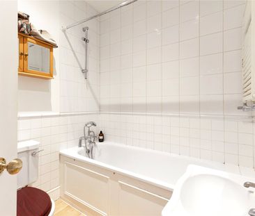 Bramham Gardens, London, SW5 flat to rent - Photo 1