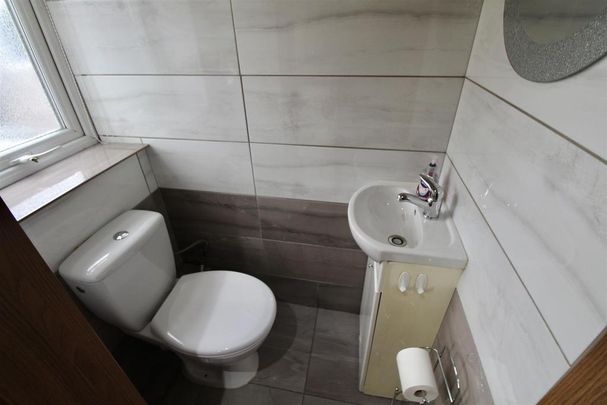 3 bedroom semi-detached house to rent - Photo 1