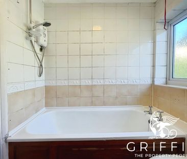 Salisbury Road, Grays, RM17 - Photo 5