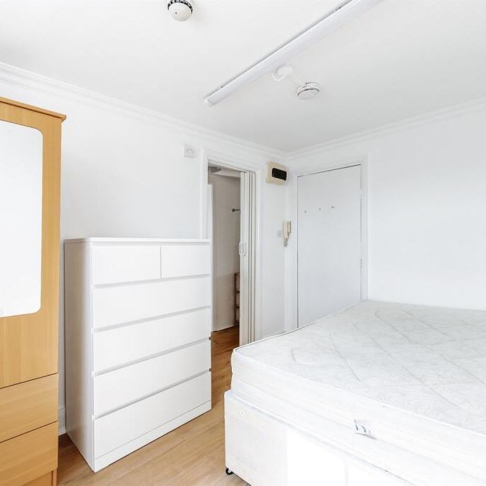1 bedroom flat to rent - Photo 1