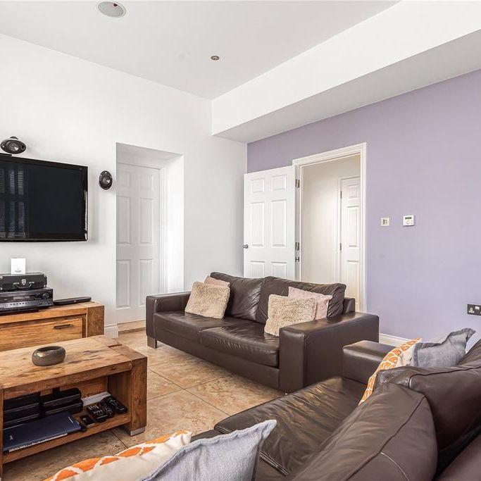 3 bedroom apartment to rent - Photo 1