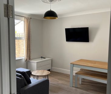 5 Bed Semi-Detached House, Lawn Road, BS16 - Photo 1