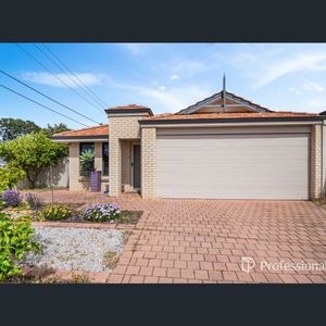 51B Lakemba Way, Waikiki, WA 6169 - Photo 2