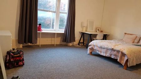 5 bedroom terraced house to rent - Photo 4