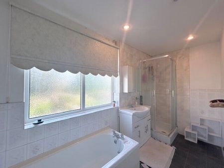 Gorseway, Romford, RM7 0SA - Photo 5