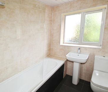 3 bedroom semi-detached house to rent - Photo 6