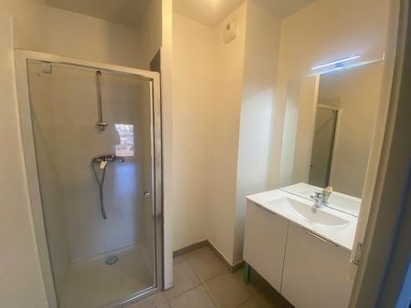 Location Appartement 2 pièces 44m² MARSEILLE 4ème - Photo 5