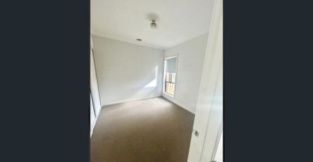 The perfect location with everything you need only moments away! - Photo 2